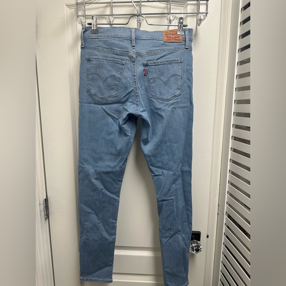 NWOT Levi's Women's 311 Shaping Skinny Jeans SZ 28 Light Blue - Picture 5 of 5